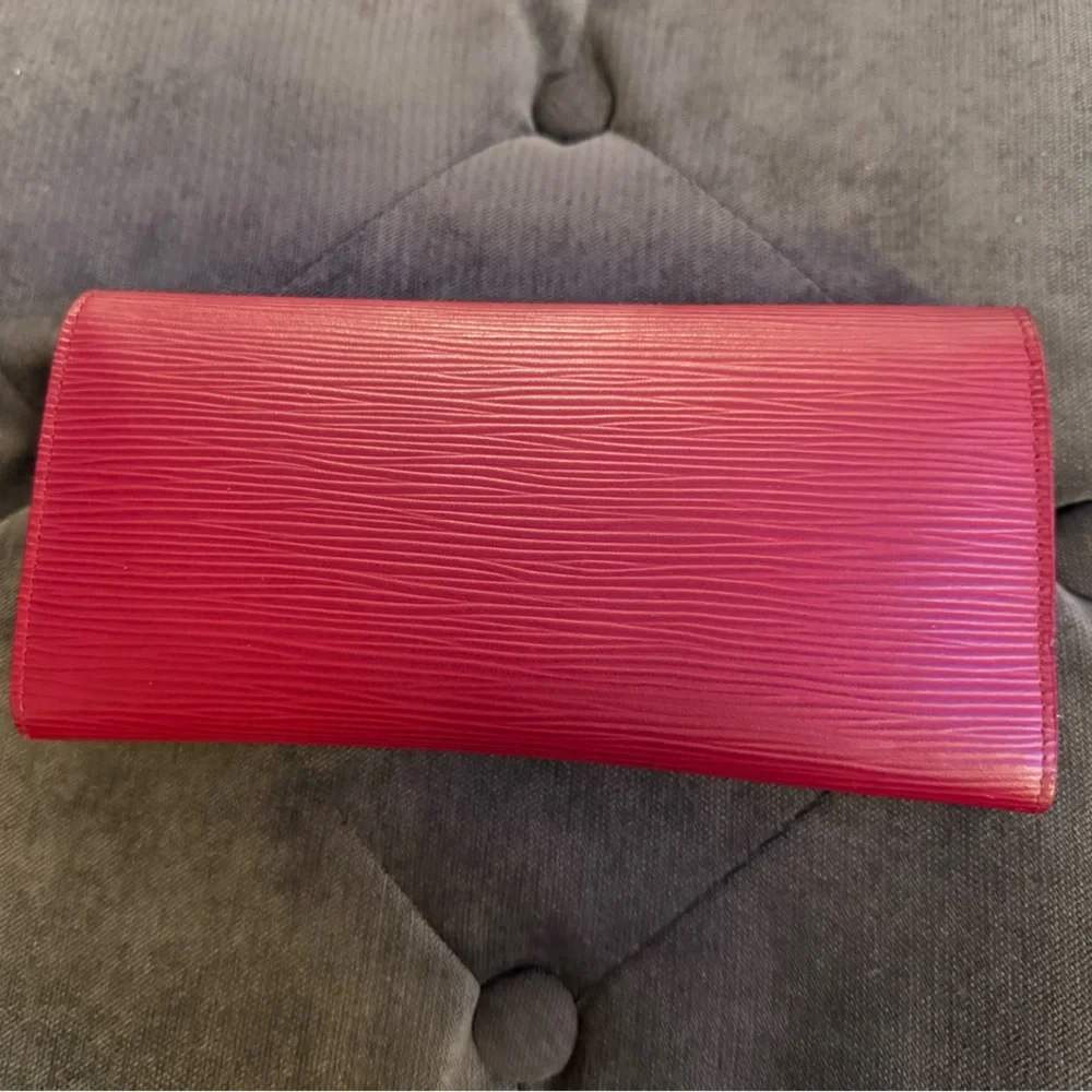 Louis Vuitton Emilie 2014 Leather Envelope Wallet - Picture 2 of 8